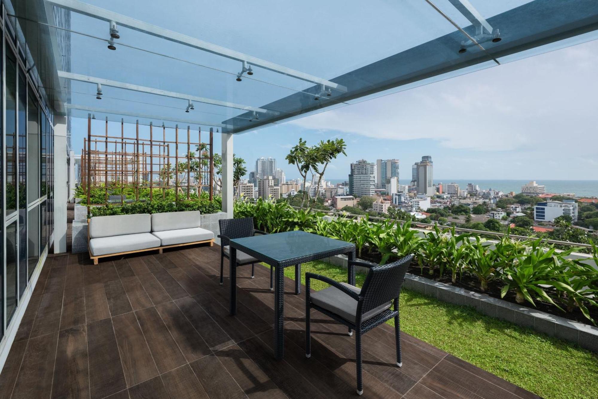 Courtyard By Marriott Colombo Hotel Buitenkant foto