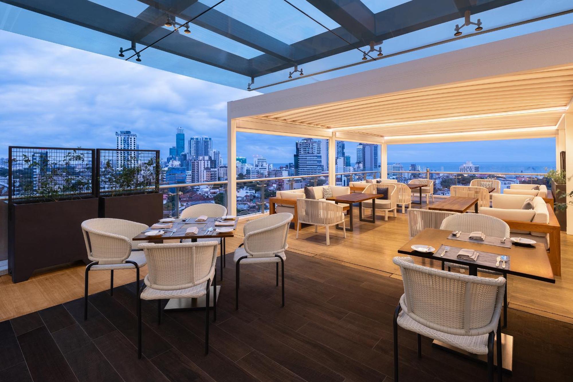 Courtyard By Marriott Colombo Hotel Buitenkant foto
